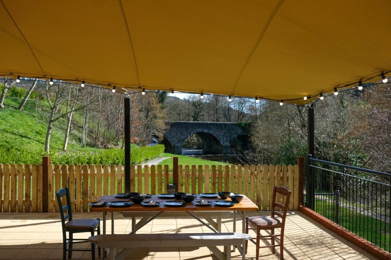 The Lodge At Woodenbridge アークロー エクステリア 写真