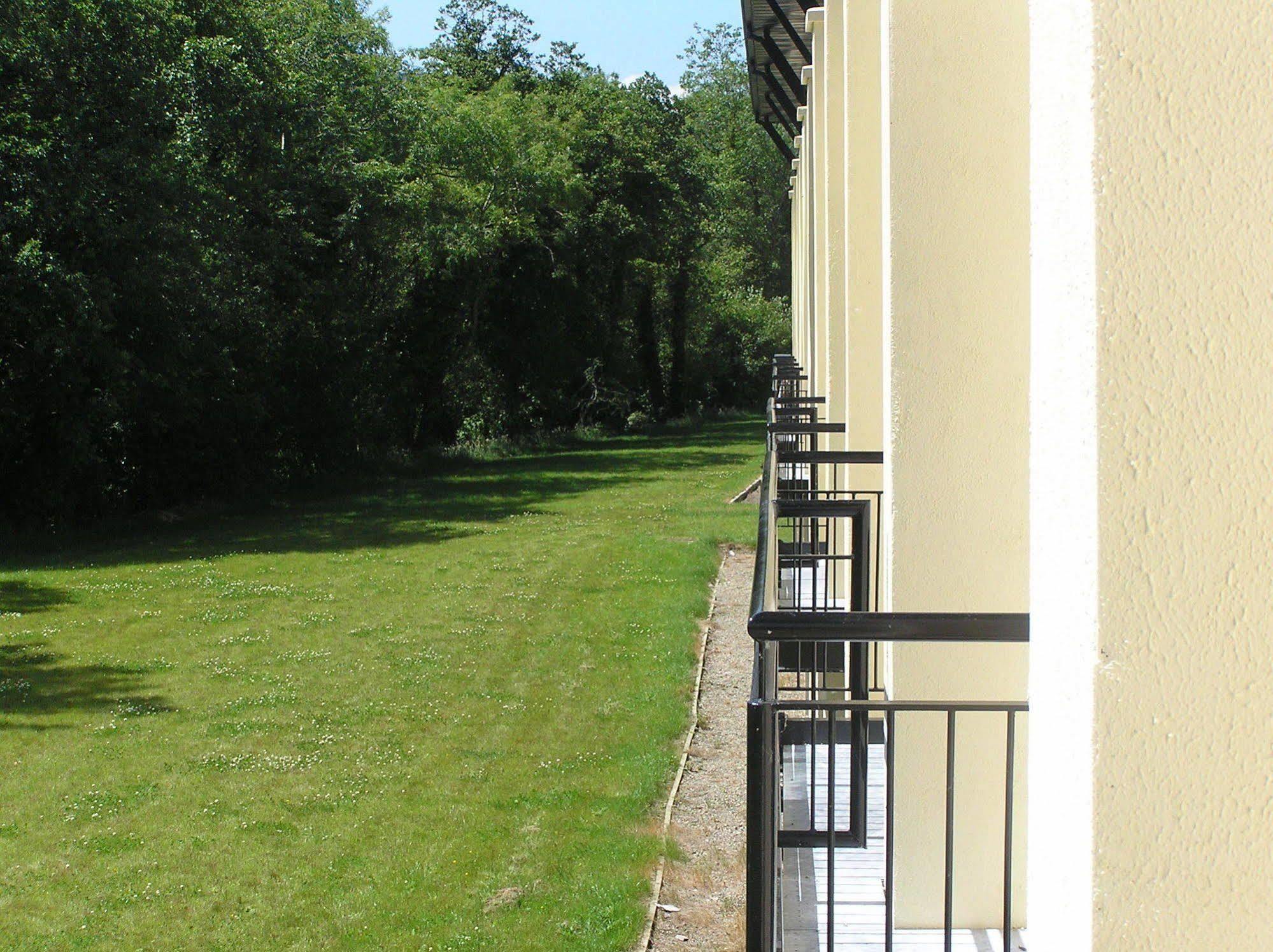 The Lodge At Woodenbridge アークロー エクステリア 写真